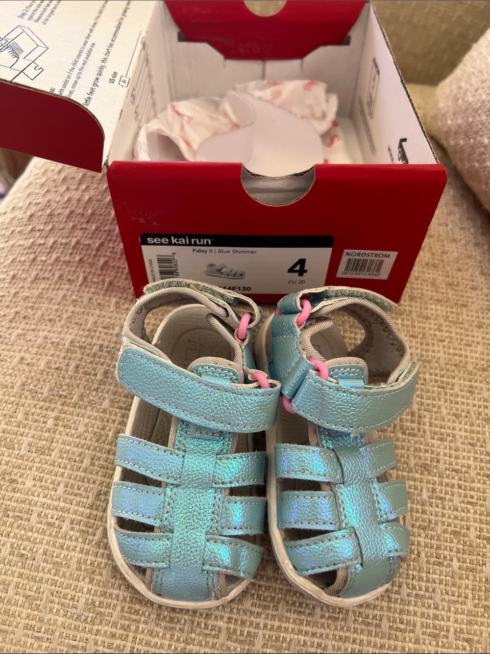 See Kai Run Size 4 Toddler Iridescent Blue Shimmer Sandals with Pink Accents